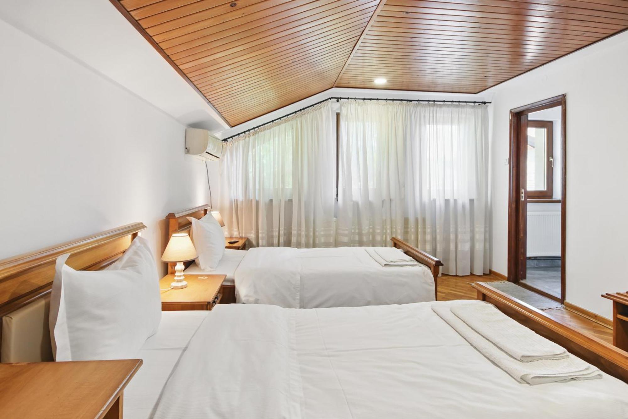 Casa Galand 호텔 Parscov 외부 사진